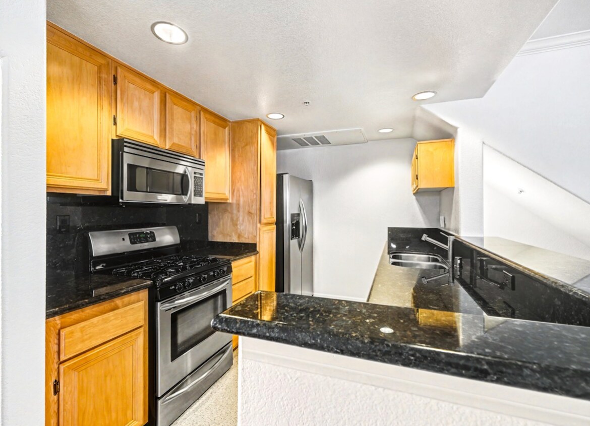 Building Photo - 5200 Premiere Hills Cir