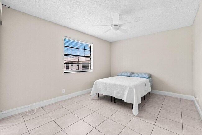 Building Photo - 3190 Leewood Terrace