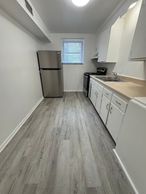 Building Photo - 3021 Park Ave