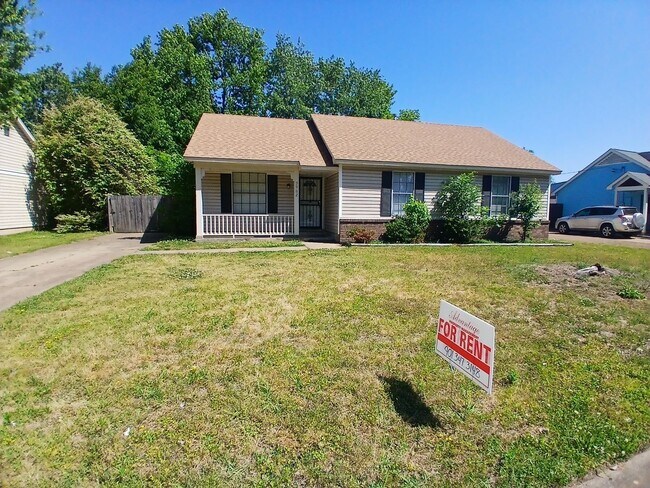 Building Photo - Charming 3BR/2BA in Riverdale | Modern LVP