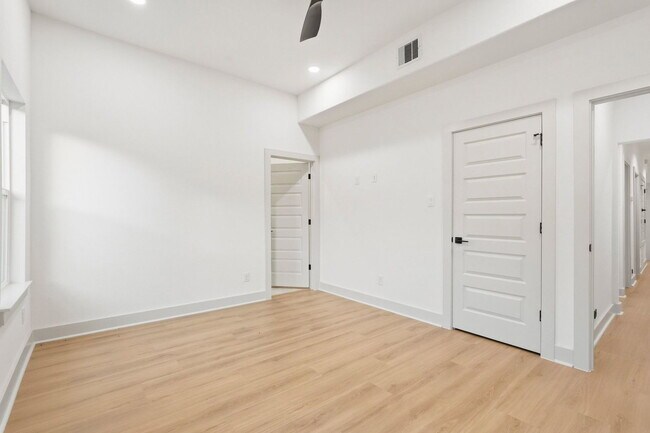 Building Photo - 9819 Turnbow St