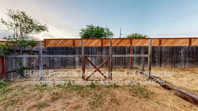 Building Photo - 353 E Robles Ave