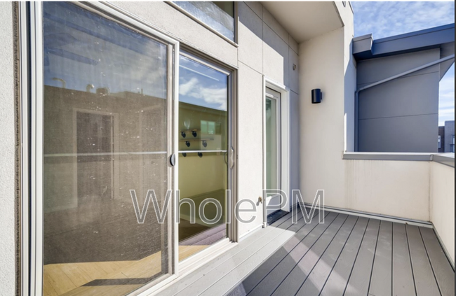 Building Photo - 2331 Glenarm Pl