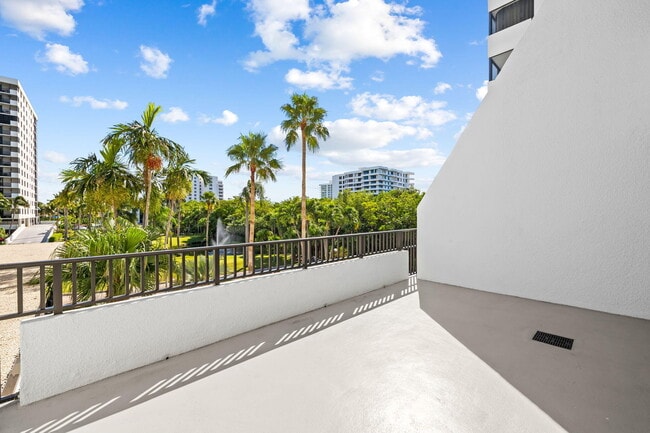 Building Photo - 3420 S Ocean Blvd