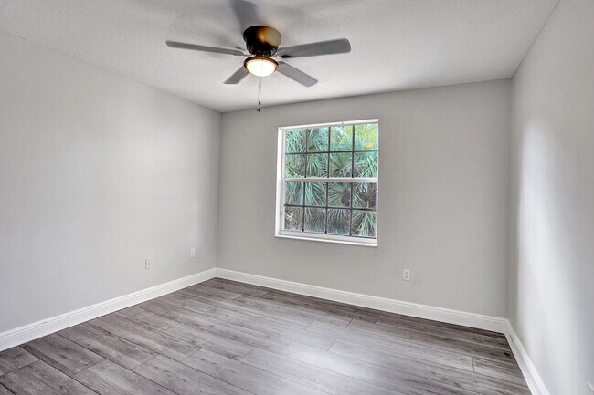 Building Photo - 2804 Shaughnessy Dr