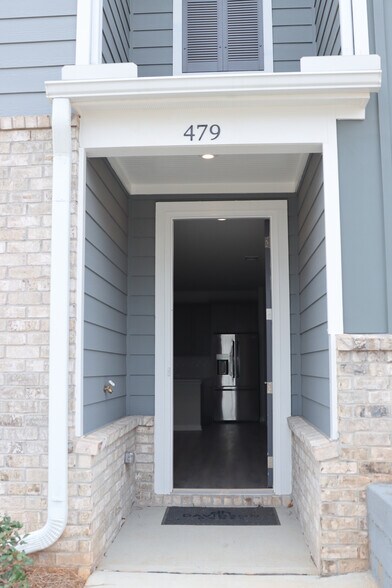 Building Photo - 479 Crown Dr