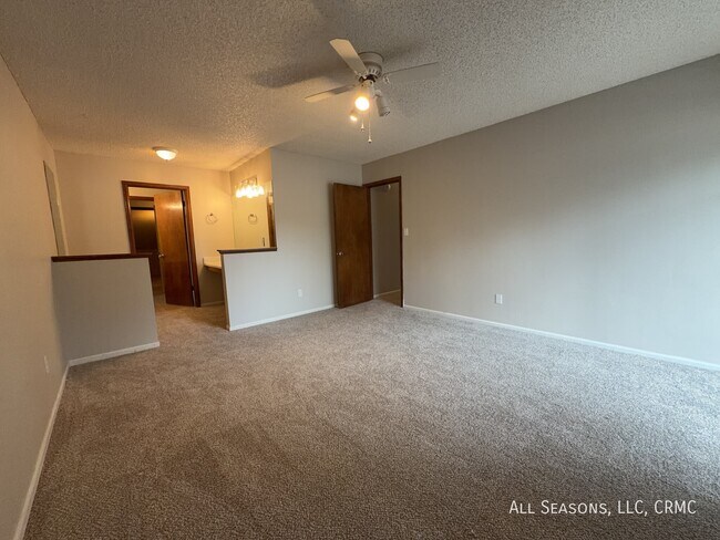 Building Photo - 6987 Gayle Lyn Ln