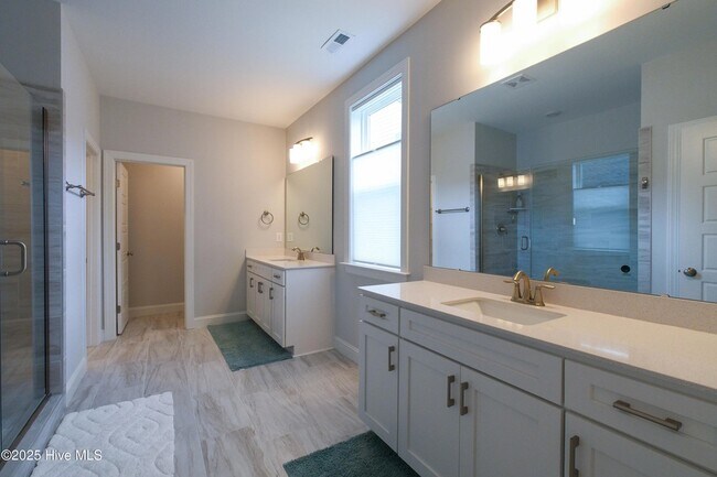 Building Photo - 275 Sailor Sky Wy
