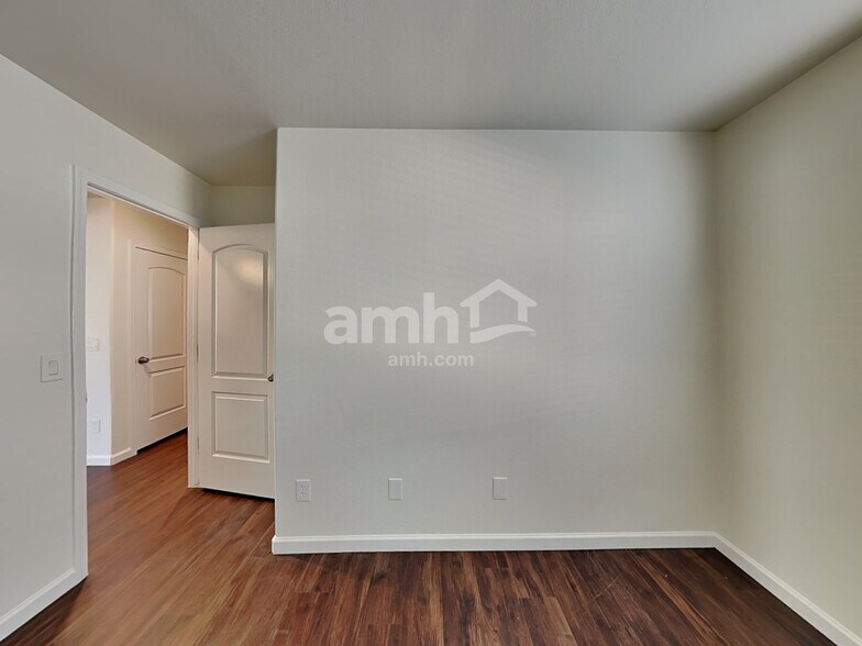 Building Photo - 8554 W El Caminito Dr