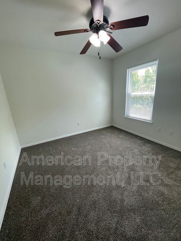 Building Photo - 1704 W 62nd St S