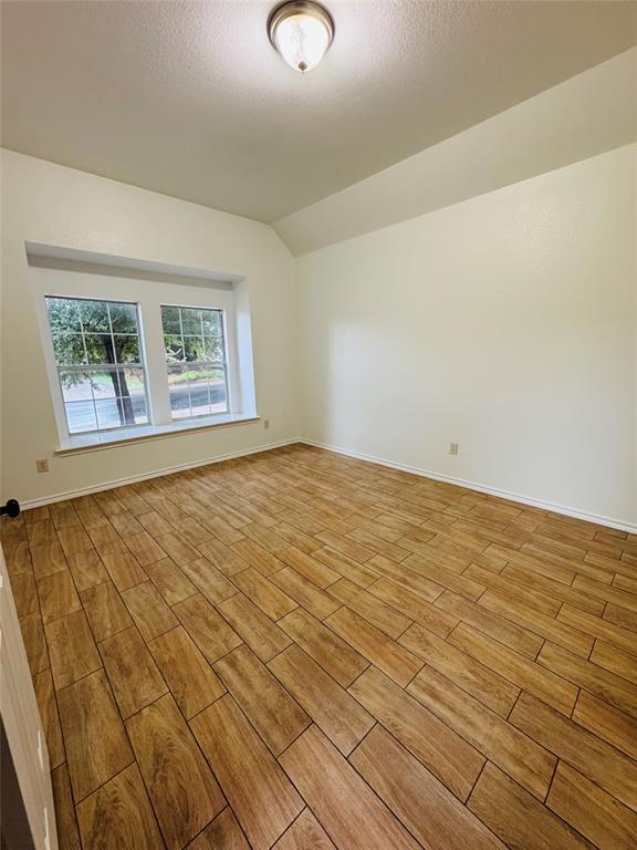Building Photo - 1303 Four Seasons Farm Blvd