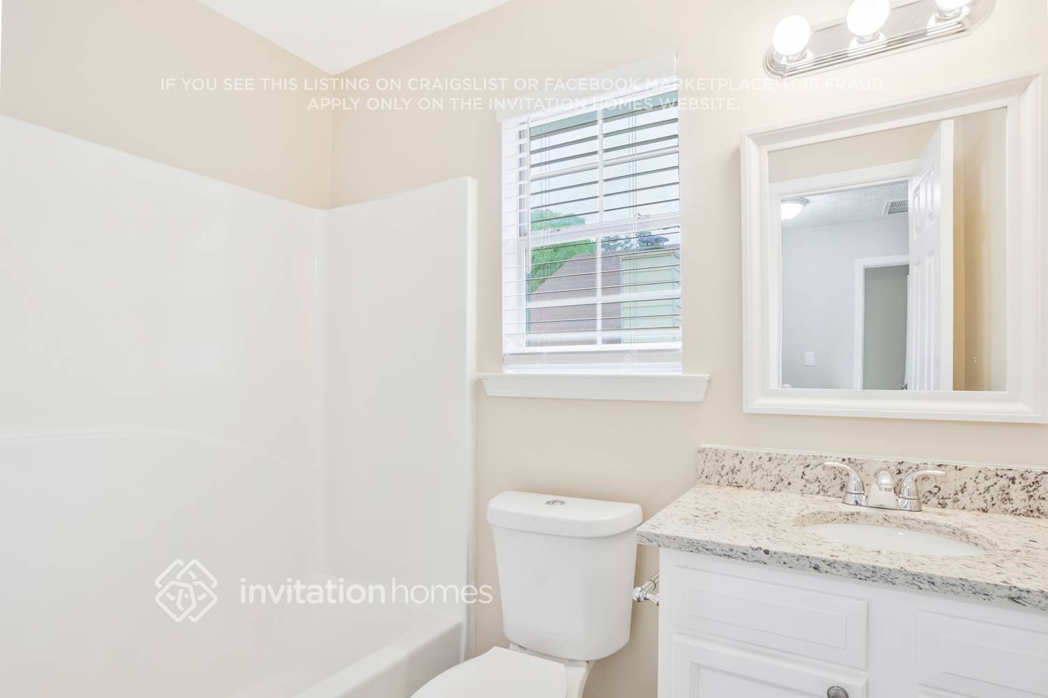 Building Photo - 3718 Oakwood Manor Ct