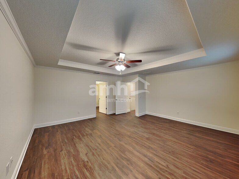 Building Photo - 904 Heavenly Dr