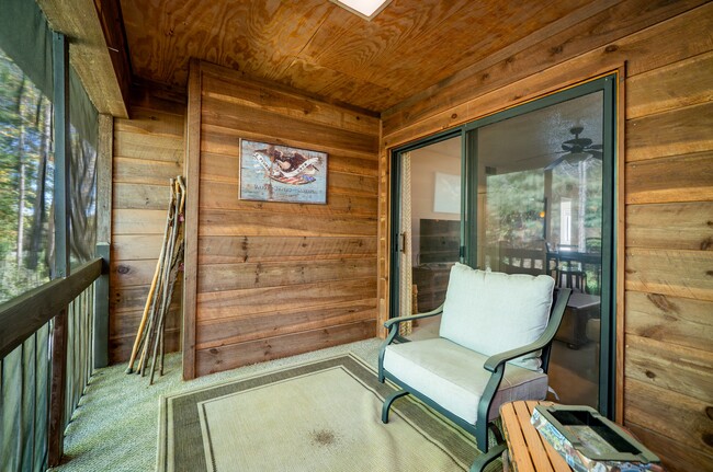 Building Photo - 49 Lake Dr