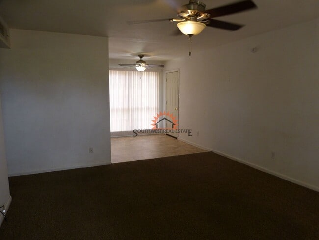 Building Photo - Cute 3 bedroom home with a 1 car garage.