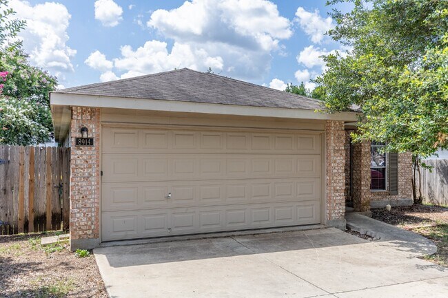 Building Photo - 8914 Walnut Springs