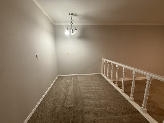 Building Photo - 1420 E 31st St S