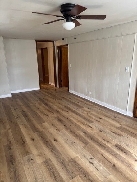Living room - 5114 W Grace St