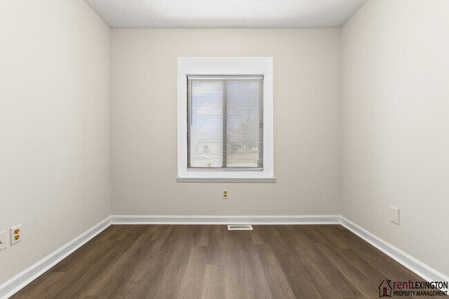 Building Photo - 208 Grayson Ct