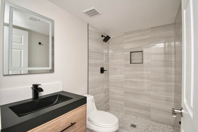 Building Photo - 4240 Village B Dr