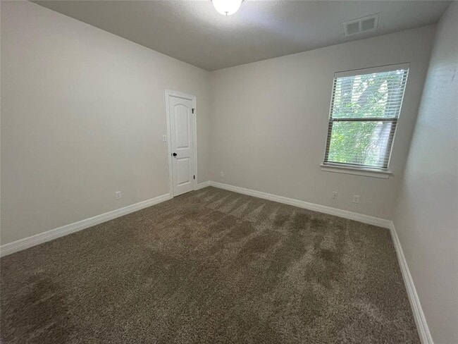 Building Photo - 1806 Crown Dr