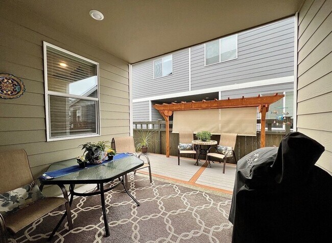 Building Photo - Beautiful Home Ten Trails Community Black Diamond