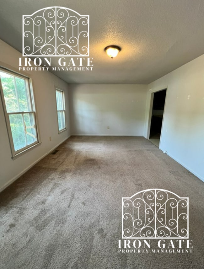 Building Photo - 503 W Fredericks St