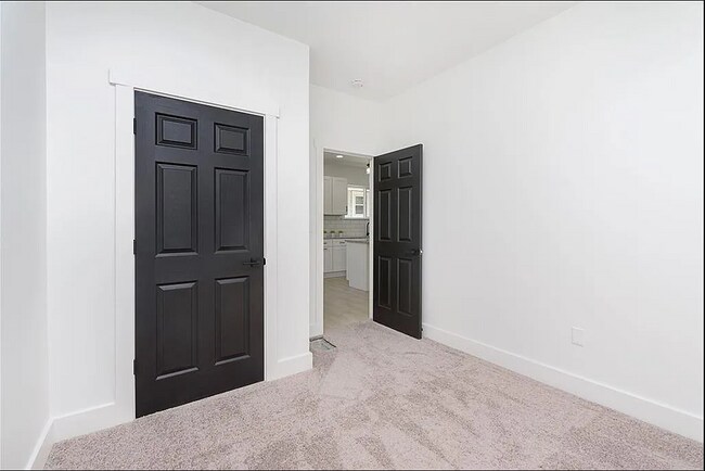 Building Photo - 1137 Saint Peter St