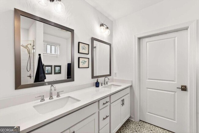 Building Photo - 377 Grant Cir SE