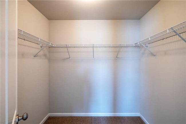 Building Photo - 221 Winterset Cir