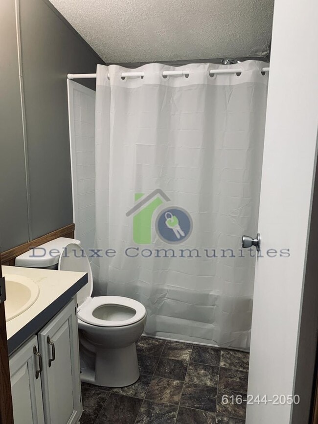 Building Photo - 3 Bedroom 2 Bathroom Manufactured Home
