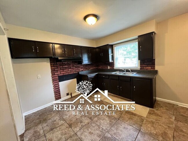 Building Photo - 3 Bedroom in Whitehaven!