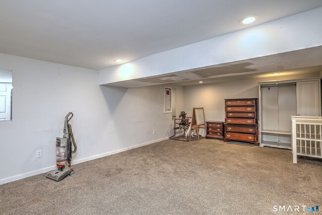 Building Photo - 42 Highland Ave