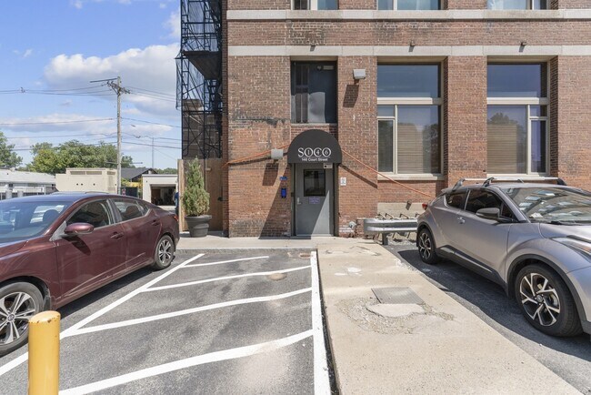 Building Photo - 146 Court St