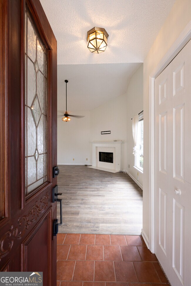 Building Photo - 112 Glendale Dr
