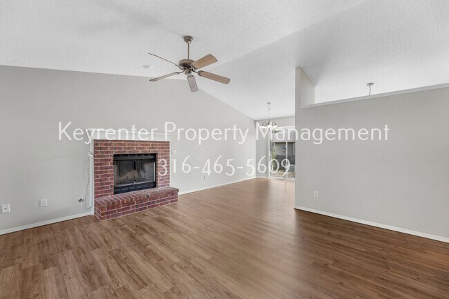 Building Photo - 1610 Summerwood St