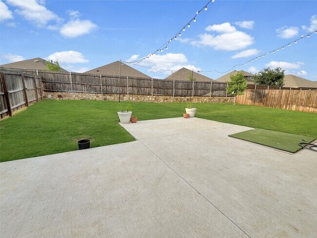 Building Photo - 11229 Yellow Rose Wy