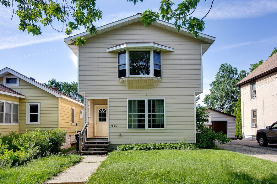 Primary Photo - 1660 Hewitt Ave
