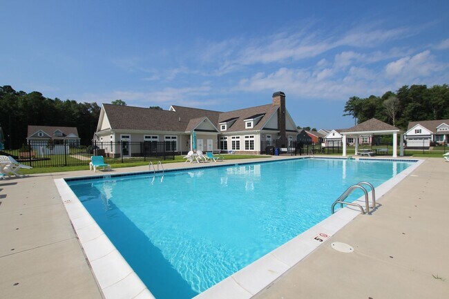 Building Photo - Maintenance Free Living!