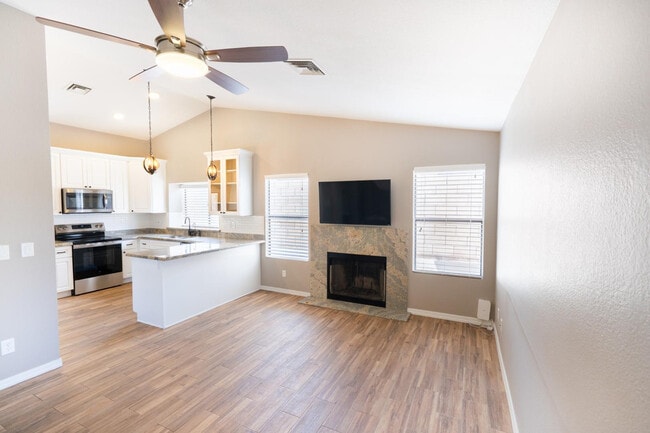 Building Photo - 15006 S 27th Way