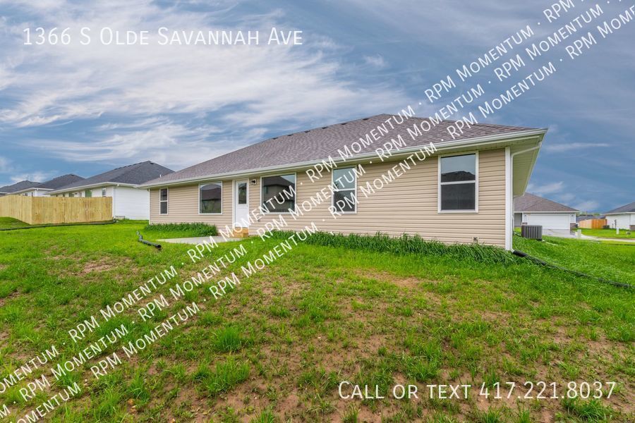 Building Photo - 1366 S Olde Savannah Ave