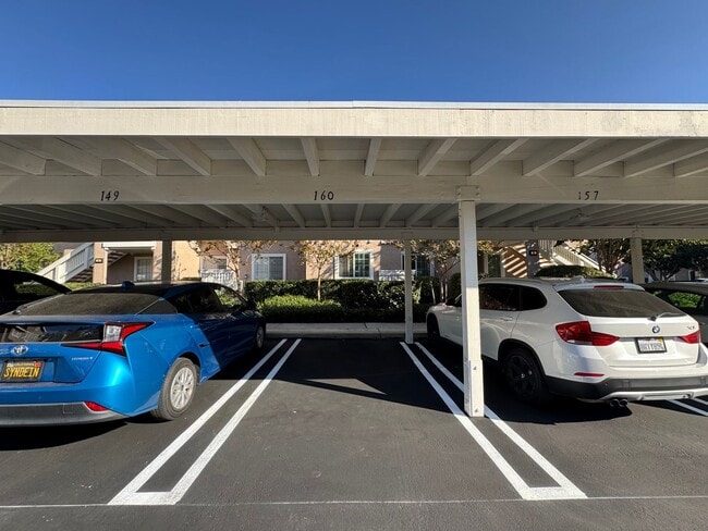 Building Photo - Bright and Airy 2Bd/2Ba Condo w/AC, W/D an...