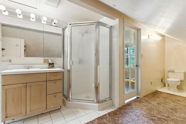 Building Photo - Gorgeous Brick Home Near Audubon Park
