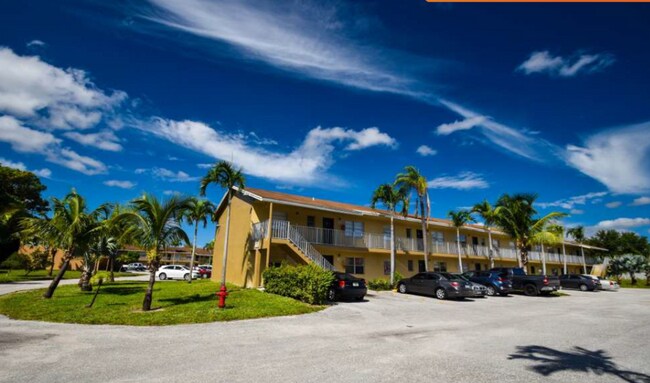 Building Photo - LARGE NEWLY RENOVATED 2 BEDROOM APARTMENTS + OFFICE Application fee is waived during move in