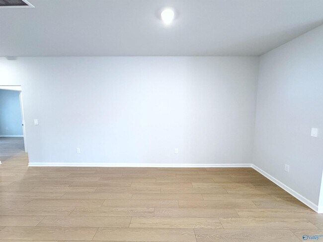 Building Photo - 169 Little Britain St