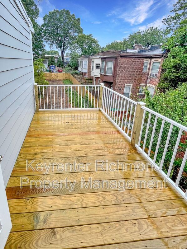 Building Photo - 2019 Floyd Ave