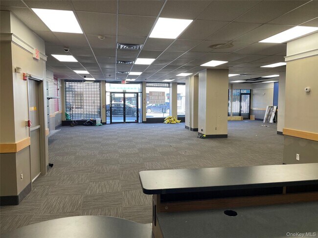 Primary Photo - 490 S Broadway