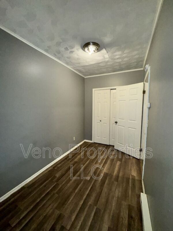 Building Photo - 3 Cataract St