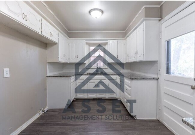 Building Photo - 4 Bedroom Available for Lease & Rent to Own!