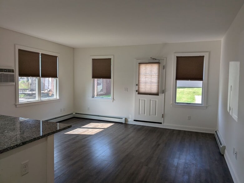 Building Photo - 476 Terrace Blvd